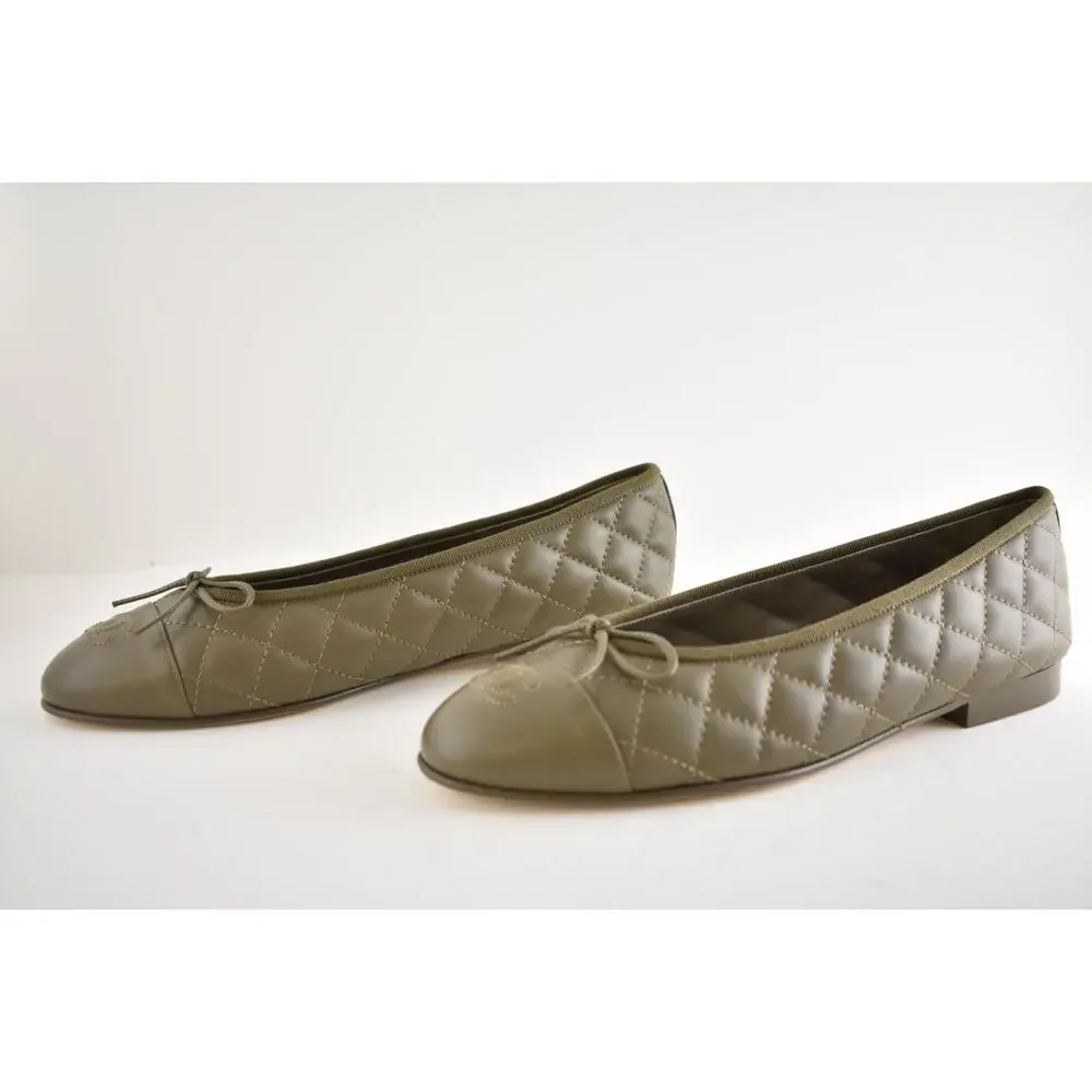 Chanel 26B Dark Khaki Green Lambskin Quilted CC Logo Ballet Ballerina Flat 37.5